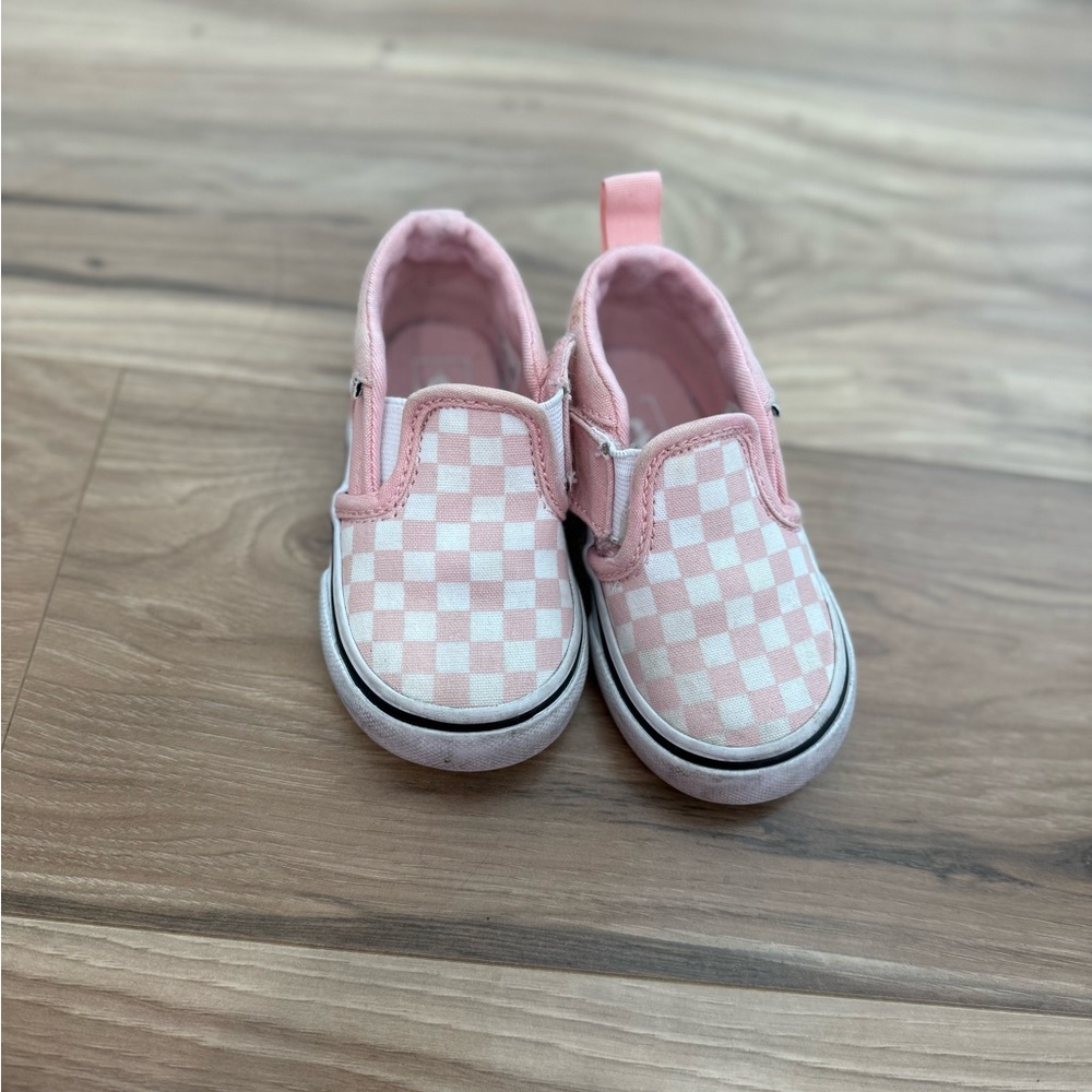 Kids Pink Checkered Slip-On vans